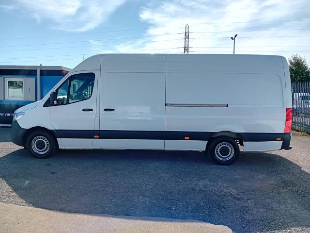 2019 Mercedes-Benz Sprinter 3.5T H2 Van (KP69YRK) Image 5