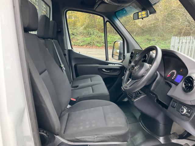 2021 Mercedes-Benz Sprinter 315 CDI L2 Progressive (S/Cab Tipper) (KP71GOJ) Image 21