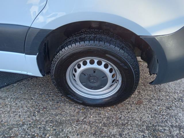 2021 Mercedes-Benz Sprinter 3.5T Progressive Tipper (KP71LVM) Image 36