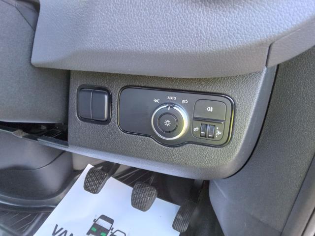 2021 Mercedes-Benz Sprinter 3.5T Progressive Tipper (KP71LVM) Image 30