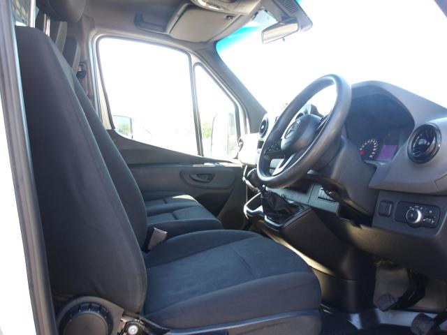 2021 Mercedes-Benz Sprinter 315 CDI L2 PROGRESSIVE TIPPER (Cage) (KP71LXD) Image 17