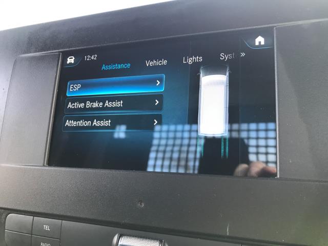 2021 Mercedes-Benz Sprinter 315CDI 14FT DROPSIDE 150PS EURO 6  TAIL LIFT (KP71MHZ) Image 32