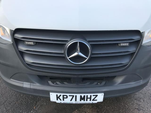 2021 Mercedes-Benz Sprinter 315CDI 14FT DROPSIDE 150PS EURO 6  TAIL LIFT (KP71MHZ) Image 44