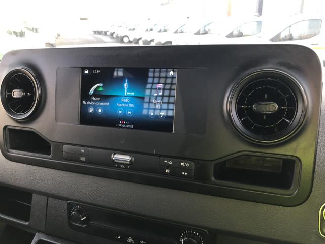 2021 Mercedes-Benz Sprinter 315CDI 14FT DROPSIDE 150PS EURO 6  TAIL LIFT (KP71MHZ) Image 13