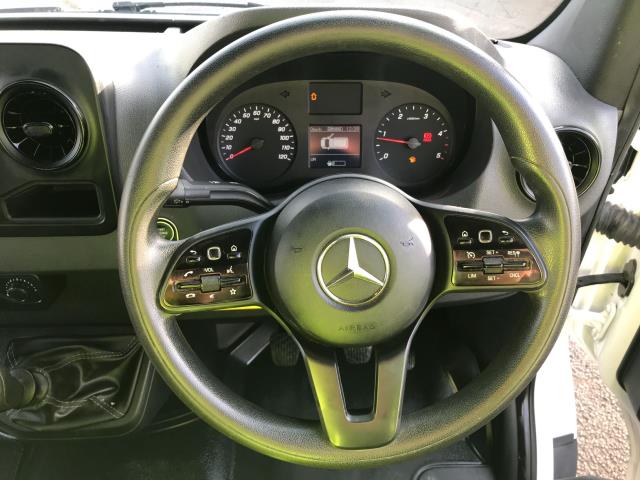 2021 Mercedes-Benz Sprinter 315CDI 14FT DROPSIDE 150PS EURO 6  TAIL LIFT (KP71MHZ) Image 16