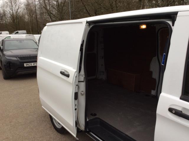 2021 Mercedes-Benz Vito 116Cdi Progressive Van 9G-Tronic (KP71VUJ) Image 16