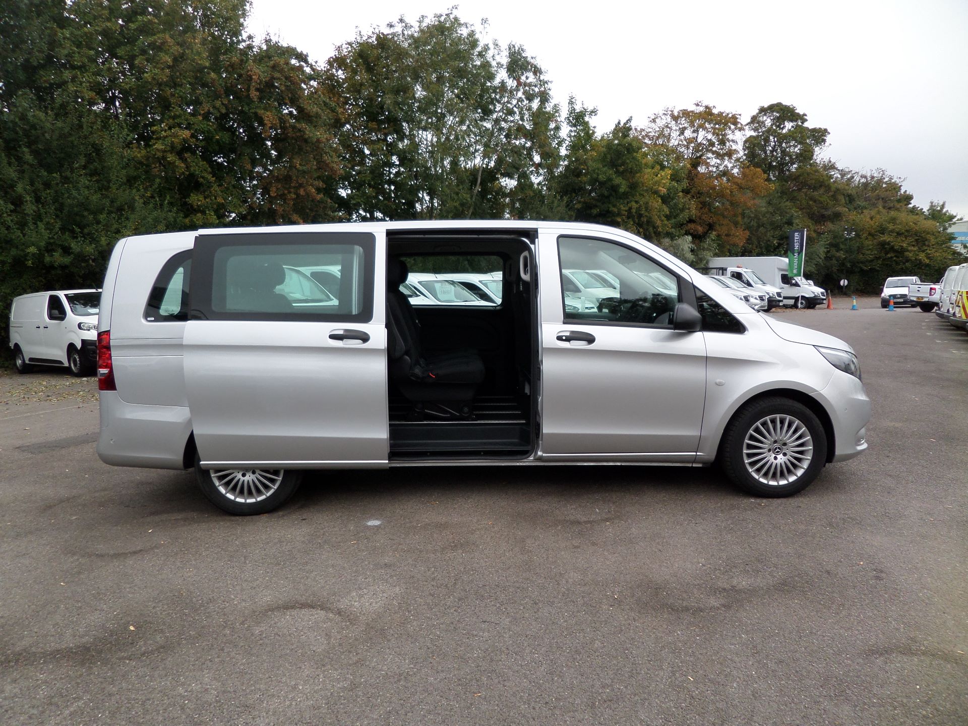 2019 Mercedes-Benz Vito 119 Cdi Select 9-Seater 7G-Tronic Euro 6 ...