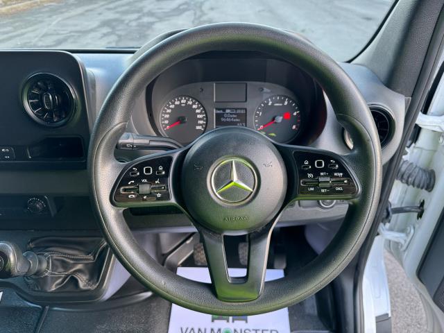 2019 Mercedes-Benz Sprinter 3.5T L2 H2 Van (KR69FNS) Image 18