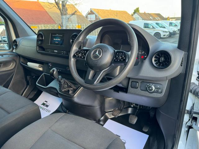 2019 Mercedes-Benz Sprinter 3.5T L2 H2 Van (KR69FNS) Thumbnail 11