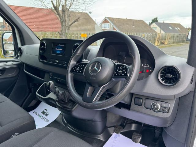 2019 Mercedes-Benz Sprinter 316 L2 H2 RWD EURO 6 (KR69UXF) Image 11
