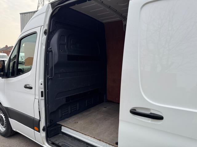 2020 Mercedes-Benz Sprinter 3.5T L2 315 H2 Progressive Van RWD (KR70XHO) Image 40