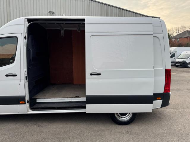 2020 Mercedes-Benz Sprinter 3.5T L2 315 H2 Progressive Van RWD (KR70XHO) Image 42