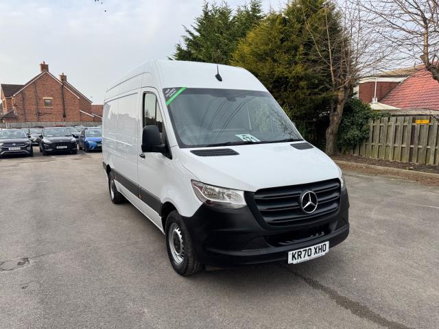 2020 Mercedes-Benz Sprinter 3.5T L2 315 H2 Progressive Van RWD (KR70XHO) Image 2