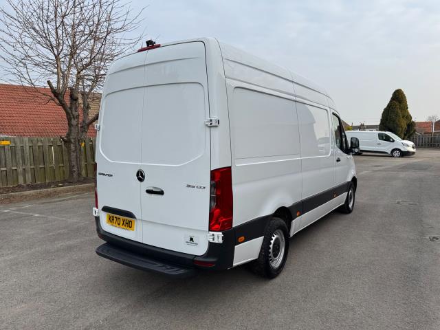 2020 Mercedes-Benz Sprinter 3.5T L2 315 H2 Progressive Van RWD (KR70XHO) Image 9