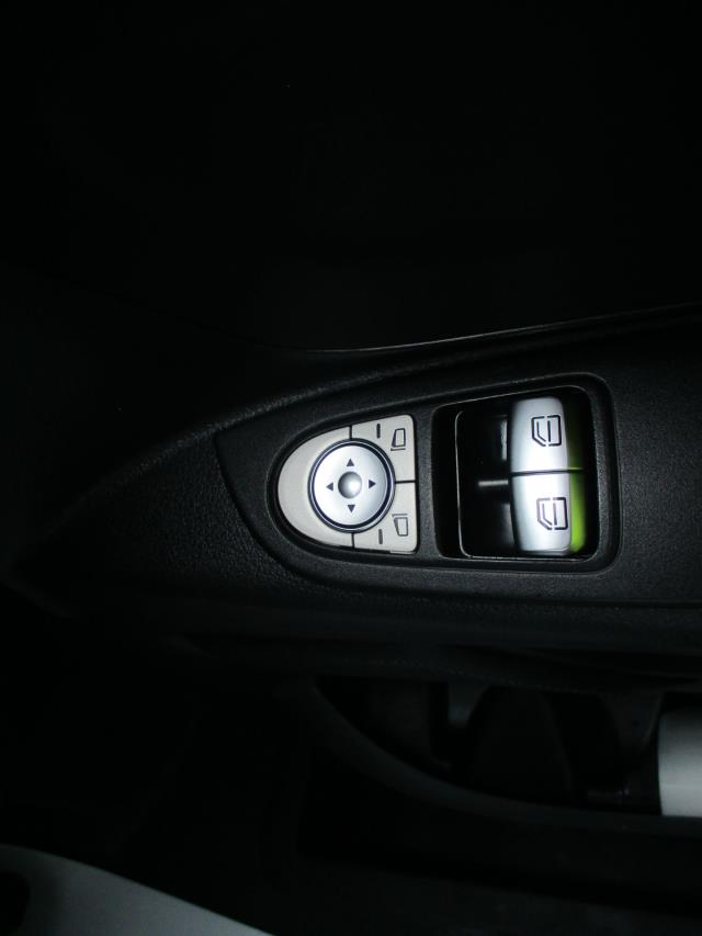 2021 Mercedes-Benz Vito 116Cdi Progressive Van 9G-Tronic (KR71HWM) Image 17