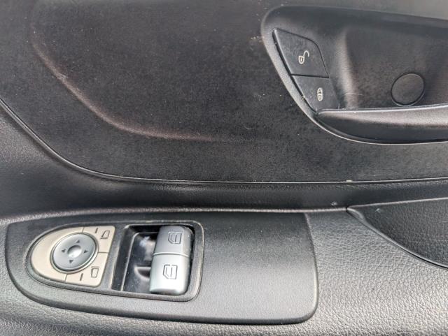 2021 Mercedes-Benz Vito 116Cdi Progressive Van 9G-Tronic (KR71HXX) Image 15