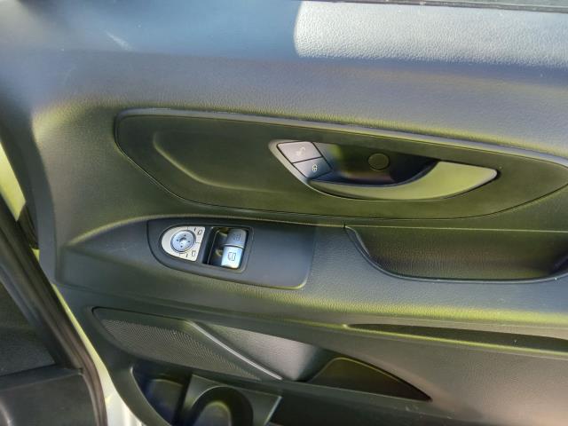 2021 Mercedes-Benz Vito 116Cdi Progressive Van 9G-Tronic (KR71UTJ) Image 23