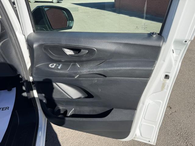 2021 Mercedes-Benz Vito 116Cdi Progressive Van 9G-Tronic (KR71WKM) Image 18