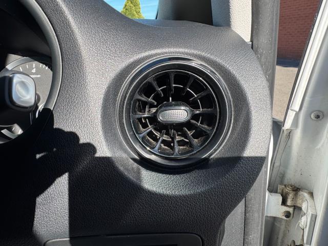 2021 Mercedes-Benz Vito 116Cdi Progressive Van 9G-Tronic (KR71WKM) Image 27