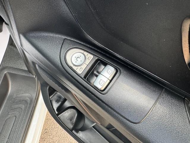 2021 Mercedes-Benz Vito 116Cdi Progressive Van 9G-Tronic (KR71WKN) Image 19