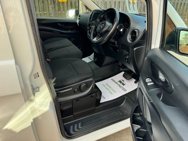 2021 Mercedes-Benz Vito 116Cdi Progressive Van 9G-Tronic (KR71WKN) Image 13