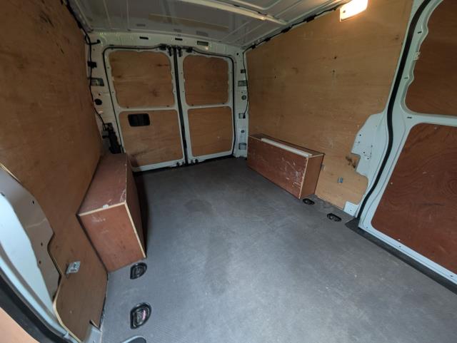 2022 Mercedes-Benz Vito 116Cdi Progressive Van 9G-Tronic (KR71ZHV) Image 15