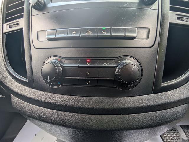 2022 Mercedes-Benz Vito 116Cdi Progressive Van 9G-Tronic (KR71ZHV) Image 27