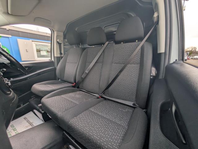 2022 Mercedes-Benz Vito 116Cdi Progressive Van 9G-Tronic (KR71ZHV) Image 16