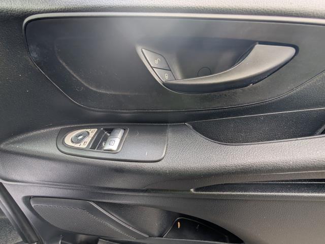 2022 Mercedes-Benz Vito 116Cdi Progressive Van 9G-Tronic (KR71ZHV) Image 20