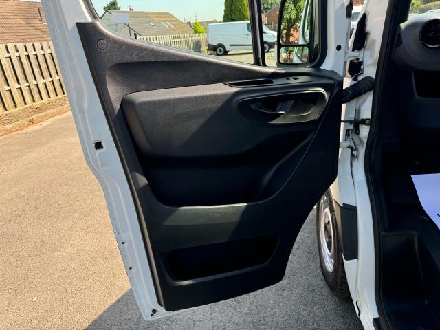 2020 Mercedes-Benz Sprinter 3.5T L2 H2 Progressive Van RWD 315 CDI (KS70KBN) Image 36