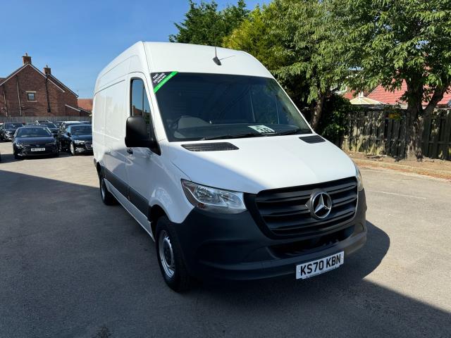 2020 Mercedes-Benz Sprinter 3.5T L2 H2 Progressive Van RWD 315 CDI (KS70KBN) Image 2