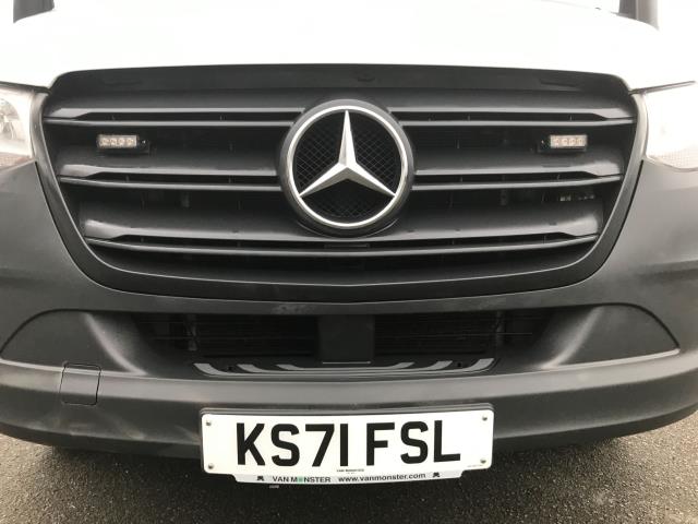 2022 Mercedes-Benz Sprinter 3.5T Progressive Dropside with Tail lift (KS71FSL) Image 12