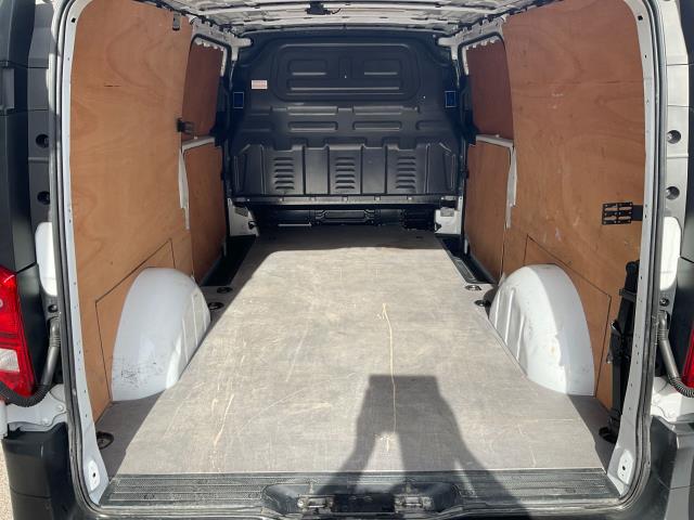 2022 Mercedes-Benz Vito 116Cdi Progressive Van 9G-Tronic (KS71NYX) Image 13