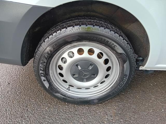 2022 Mercedes-Benz Vito 116CDI L3  PROGRESSIVE 160PS AUTO EURO 6 (KS71OAA) Image 17