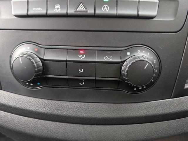 2022 Mercedes-Benz Vito 116Cdi Progressive Van 9G-Tronic (KS71OAH) Image 26