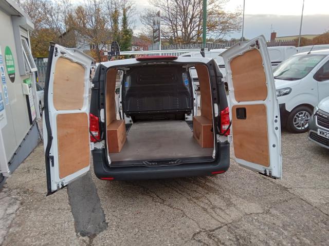 2022 Mercedes-Benz Vito 116Cdi Progressive Van 9G-Tronic (KS71OAL) Image 11