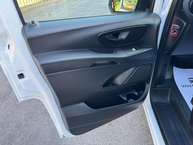 2022 Mercedes-Benz Vito 116 CDI Progressive Van 9G-Tronic (KS71OAW) Image 45