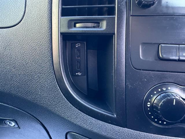 2022 Mercedes-Benz Vito 116 CDI Progressive Van 9G-Tronic (KS71OAW) Image 38