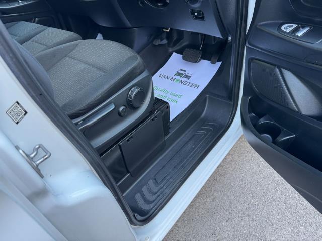 2022 Mercedes-Benz Vito 116 CDI Progressive Van 9G-Tronic (KS71OAW) Image 17