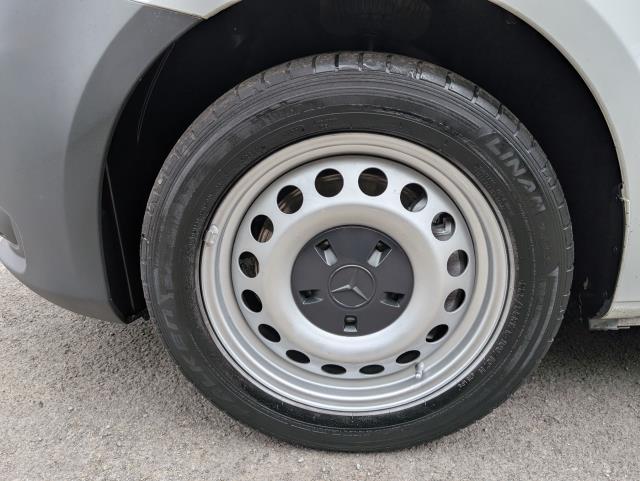 2022 Mercedes-Benz Vito 116 CDI Progressive Van 9G-Tronic (KS71OAZ) Image 25