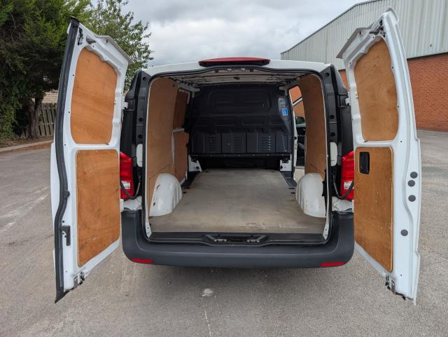 2022 Mercedes-Benz Vito 116 CDI Progressive Van 9G-Tronic (KS71OAZ) Image 12