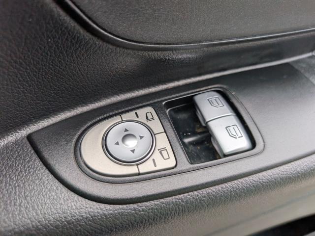 2022 Mercedes-Benz Vito 116 CDI Progressive Van 9G-Tronic (KS71OAZ) Image 38