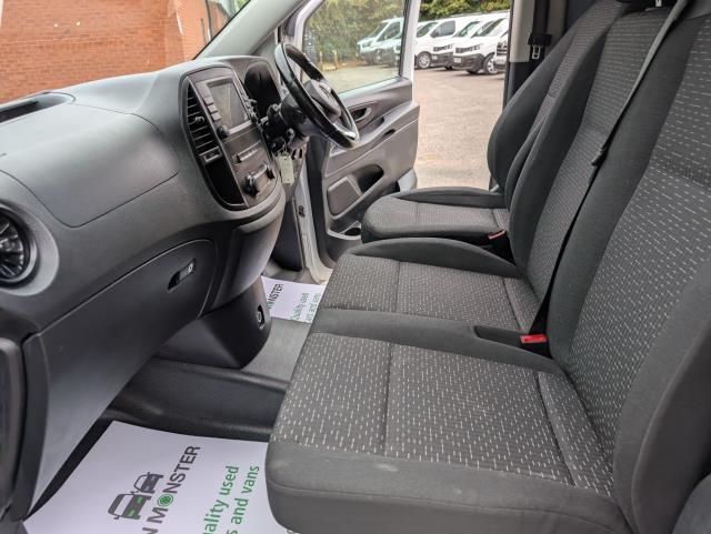 2022 Mercedes-Benz Vito 116 CDI Progressive Van 9G-Tronic (KS71OAZ) Image 30