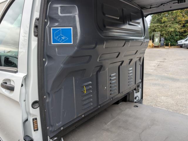 2022 Mercedes-Benz Vito 116 CDI Progressive Van 9G-Tronic (KS71OAZ) Image 18