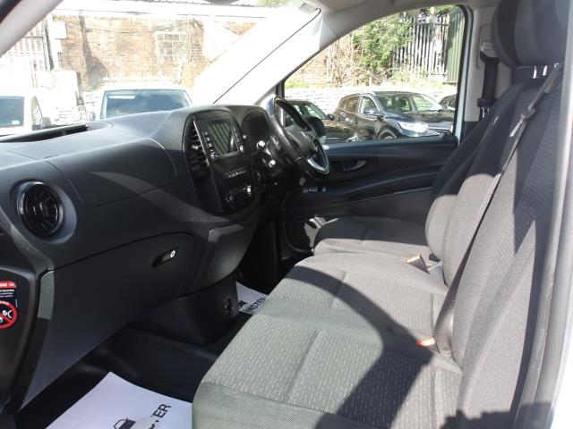 2022 Mercedes-Benz Vito 116Cdi Progressive Van 9G-Tronic (KS71OBN) Image 15