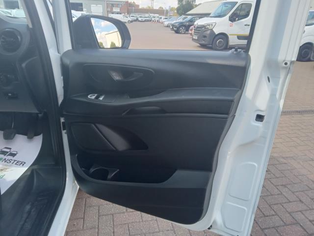 2023 Mercedes-Benz Vito 114Cdi Progressive Van (KS72HBK) Image 36