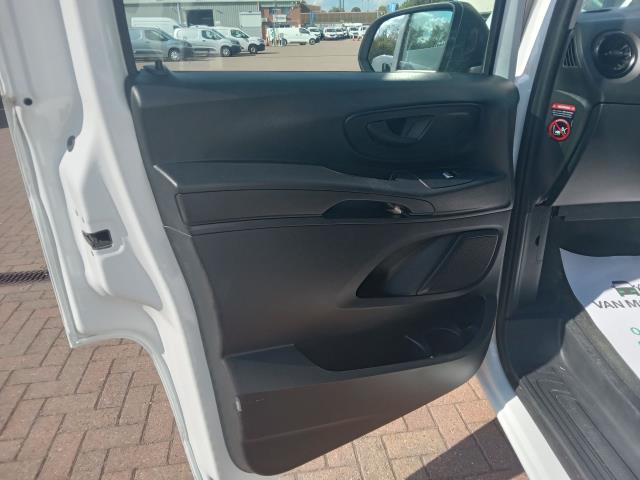 2023 Mercedes-Benz Vito 114Cdi Progressive Van (KS72HBK) Image 30
