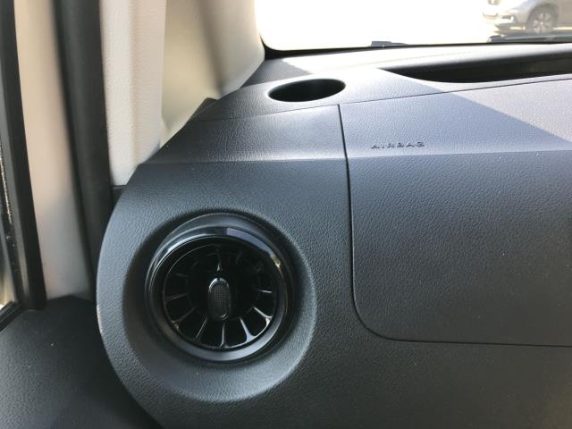 2023 Mercedes-Benz Vito 114Cdi Progressive Van (KS72HDE) Image 33