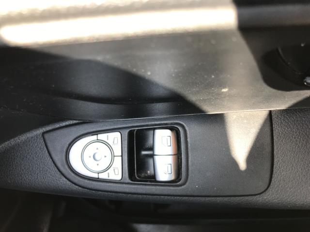 2023 Mercedes-Benz Vito 114Cdi Progressive Van (KS72HDE) Image 30