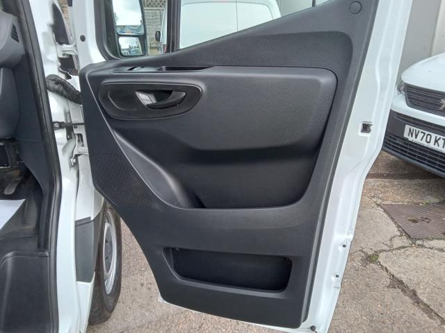 2021 Mercedes-Benz Sprinter 3.5T H2 Progressive Van (KT21SVN) Image 25